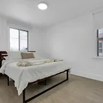 Modern 2Br Apt Near Downtown Ottawa Free Parking