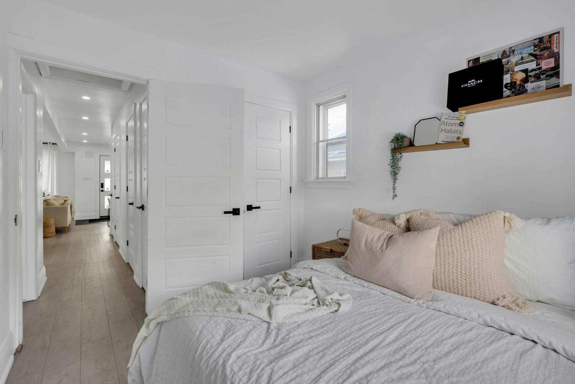 Modern 2br Near Downtown Free Parking Apartment Ottawa
