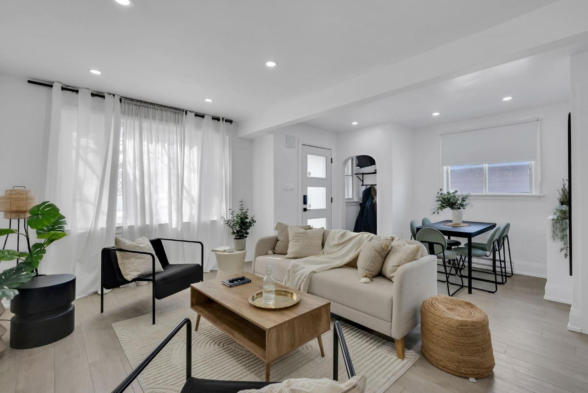 Modern 2br Near Downtown Free Parking Apartment *